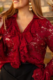 Csipkézett, zsabós blúz - bordó
