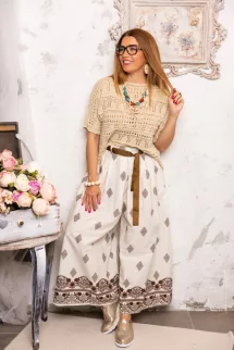 Hullámos , horgolt jellegű felső - barna