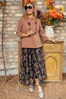 A - vonalú, sliccelt aljú felső - barna