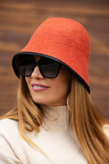 Kalap - fekete szegéllyel - tégla