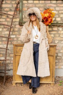 Szőrmés, hosszú kabát 