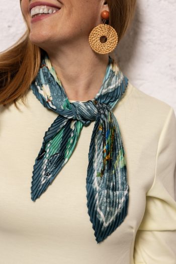 Pliszírozott kendő - zöld/kék színvilág