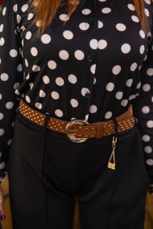 Szegecses , stílusos öv - barna 