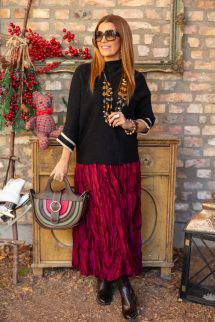 Fekete pulóver - csíkkal 