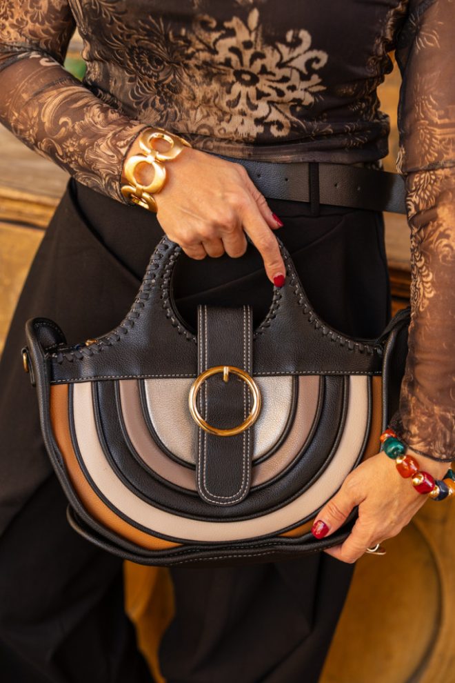 Félkör csatos táska - fekete/barna/bézs/ezüst 